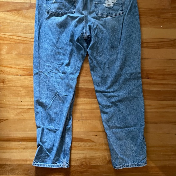 AE Ripped Mom Jean - Picture 5 of 6